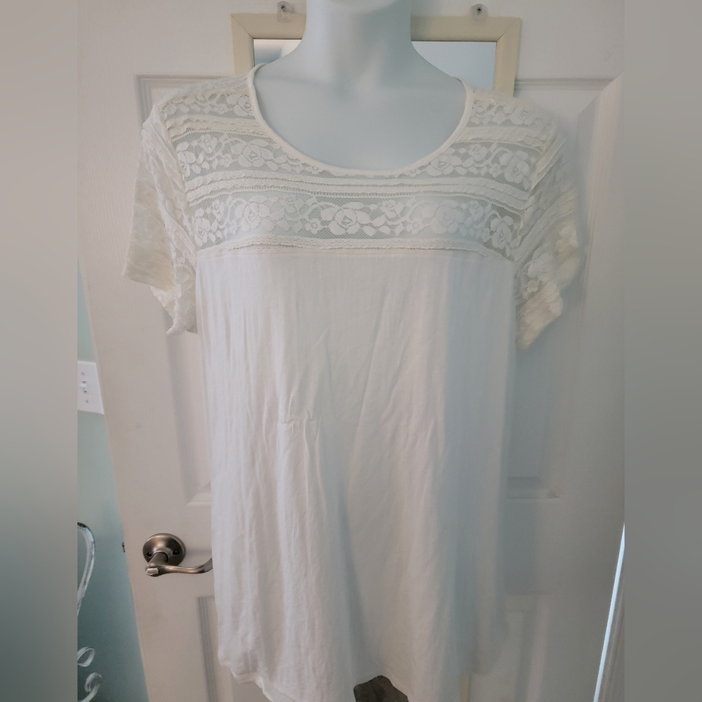 Lace detail top in ivory cream